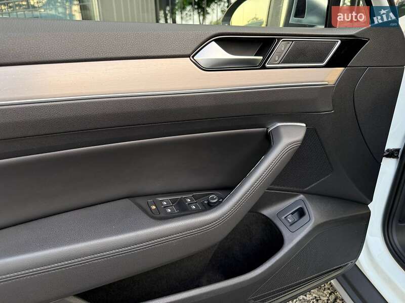 Универсал Volkswagen Passat Alltrack 2017 в Хмельницком