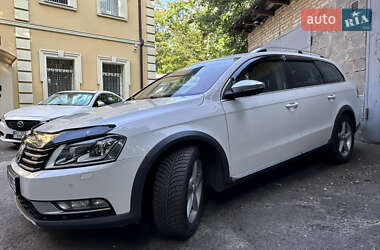 Универсал Volkswagen Passat Alltrack 2014 в Киеве