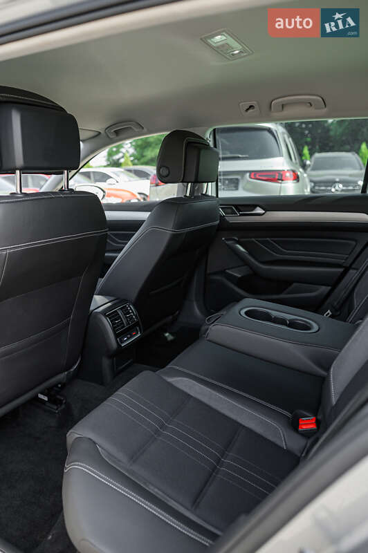 Универсал Volkswagen Passat Alltrack 2020 в Львове