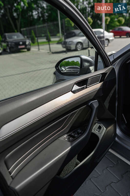 Универсал Volkswagen Passat Alltrack 2020 в Львове