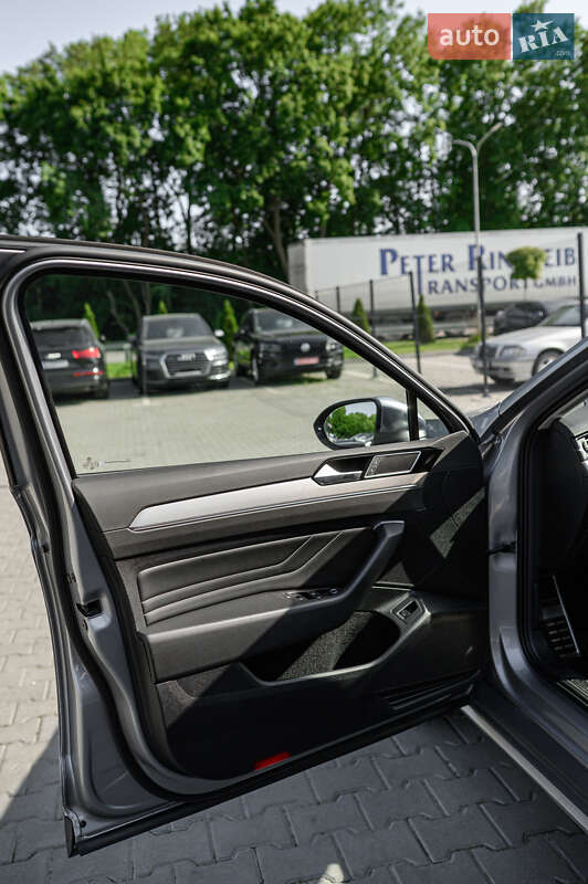Универсал Volkswagen Passat Alltrack 2020 в Львове