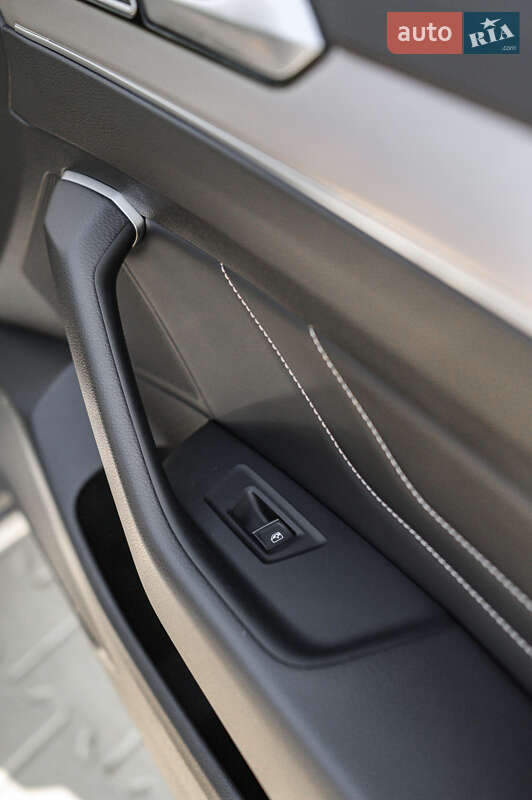 Универсал Volkswagen Passat Alltrack 2020 в Львове