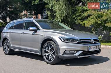 Универсал Volkswagen Passat Alltrack 2015 в Киеве