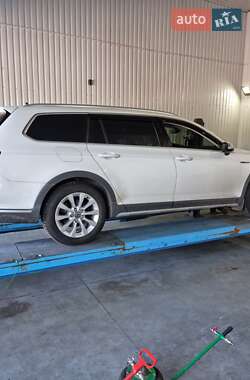 Универсал Volkswagen Passat Alltrack 2017 в 