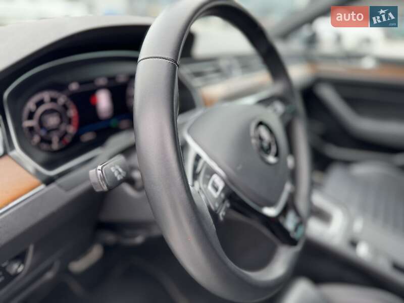 Универсал Volkswagen Passat Alltrack 2019 в Киеве фото 46 Универсал Volkswagen Passat Alltrack 2019 в Киеве