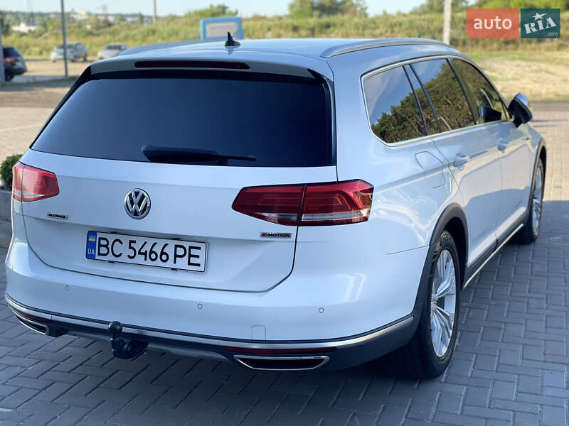 Универсал Volkswagen Passat Alltrack 2015 в Киеве