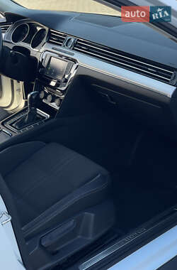Універсал Volkswagen Passat Alltrack 2015 в 