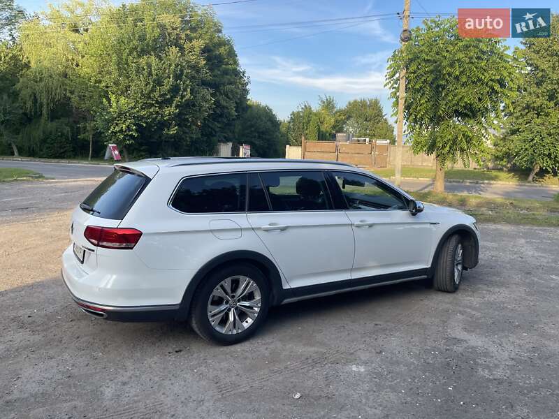Универсал Volkswagen Passat Alltrack 2017 в Бродах