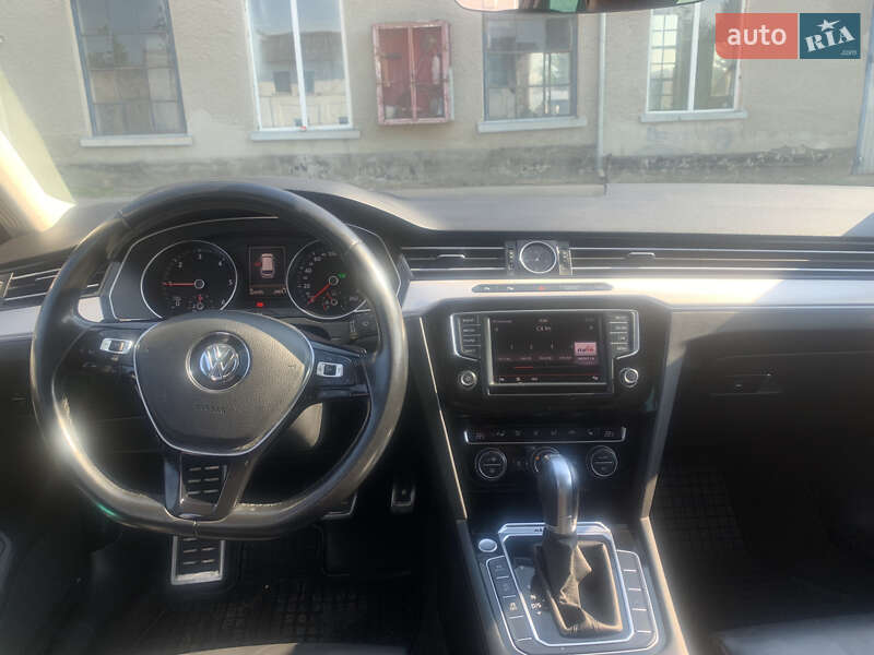 Универсал Volkswagen Passat Alltrack 2015 в Черновцах