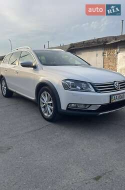 Универсал Volkswagen Passat Alltrack 2014 в Киеве
