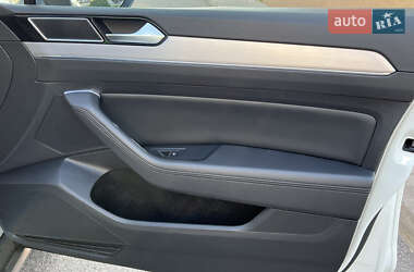 Универсал Volkswagen Passat Alltrack 2018 в 