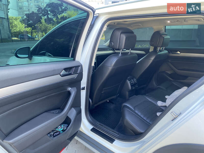 Универсал Volkswagen Passat Alltrack 2018 в Горишних Плавнях фото 23 Универсал Volkswagen Passat Alltrack 2018 в Горишних Плавнях