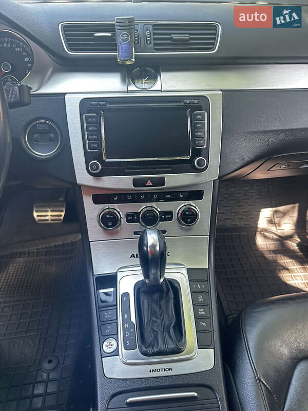 Универсал Volkswagen Passat Alltrack 2012 в Городке