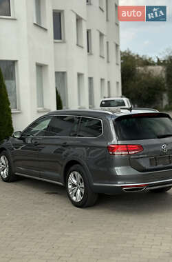 Универсал Volkswagen Passat Alltrack 2017 в 