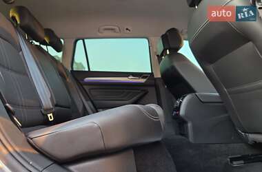 Универсал Volkswagen Passat Alltrack 2021 в 