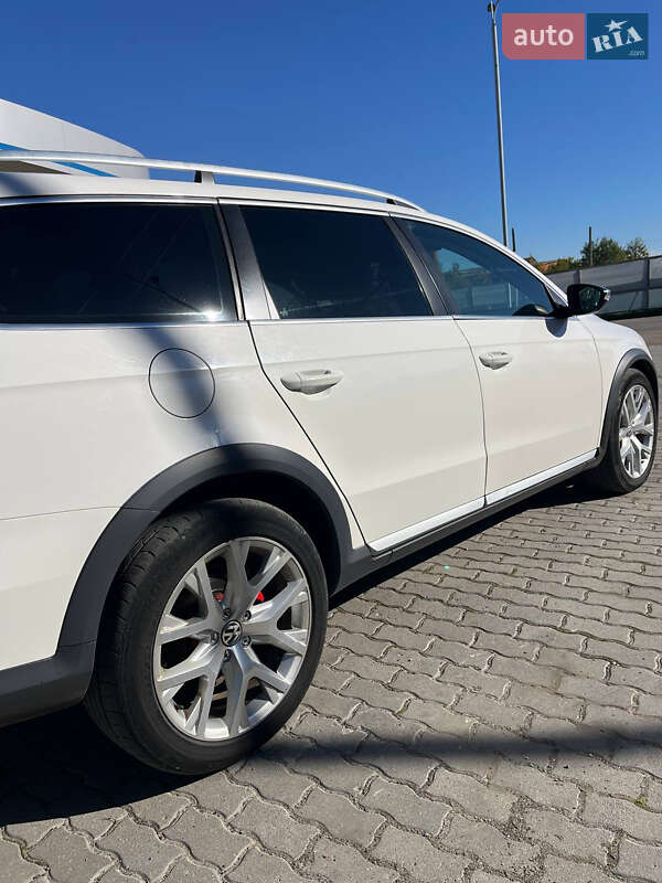 Универсал Volkswagen Passat Alltrack 2012 в Подгайцах