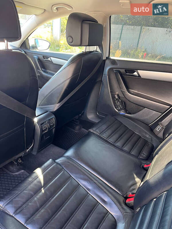 Универсал Volkswagen Passat Alltrack 2012 в Подгайцах