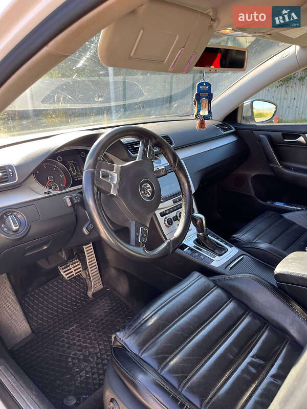 Универсал Volkswagen Passat Alltrack 2012 в Подгайцах