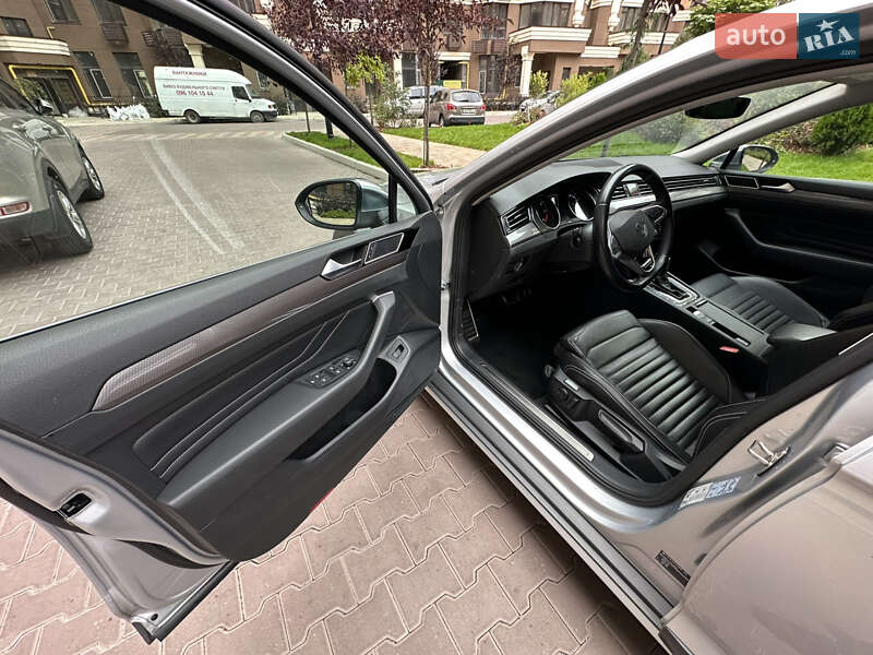 Универсал Volkswagen Passat Alltrack 2020 в Киеве фото 25 Универсал Volkswagen Passat Alltrack 2020 в Киеве