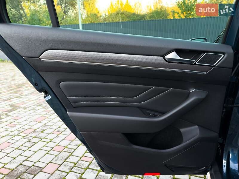 Универсал Volkswagen Passat Alltrack 2020 в Луцке