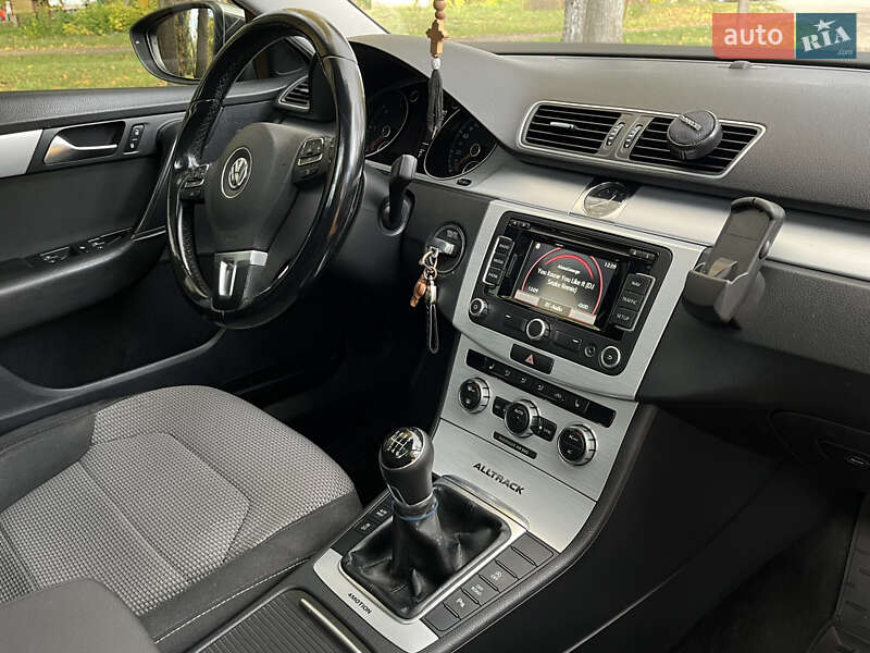 Универсал Volkswagen Passat Alltrack 2012 в Каменке