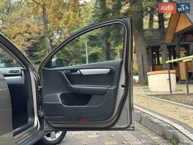 Универсал Volkswagen Passat Alltrack 2014 в Дрогобыче