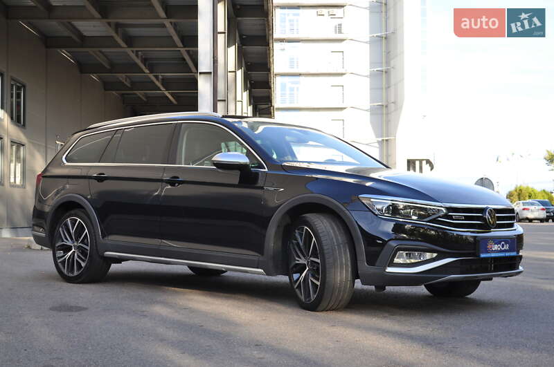 Универсал Volkswagen Passat Alltrack 2022 в Киеве
