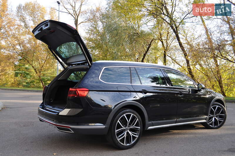Универсал Volkswagen Passat Alltrack 2022 в Киеве