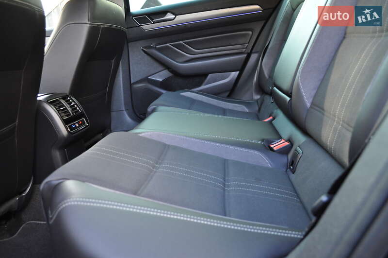 Универсал Volkswagen Passat Alltrack 2022 в Киеве
