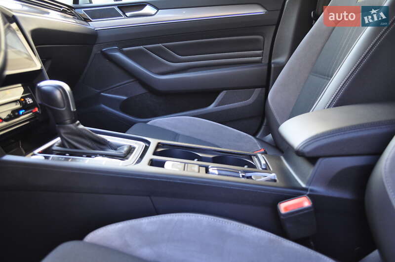Универсал Volkswagen Passat Alltrack 2022 в Киеве