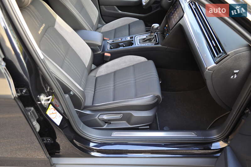 Универсал Volkswagen Passat Alltrack 2022 в Киеве