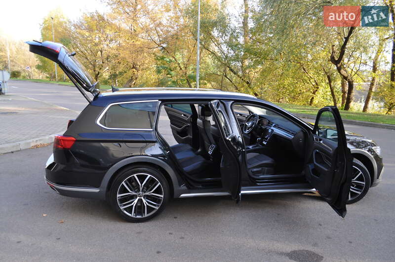 Универсал Volkswagen Passat Alltrack 2022 в Киеве