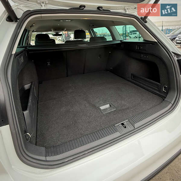 Универсал Volkswagen Passat Alltrack 2021 в Киеве фото 53 Универсал Volkswagen Passat Alltrack 2021 в Киеве