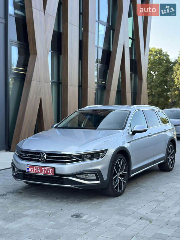 Универсал Volkswagen Passat Alltrack 2021 в Луцке