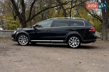 Универсал Volkswagen Passat Alltrack 2012 в 