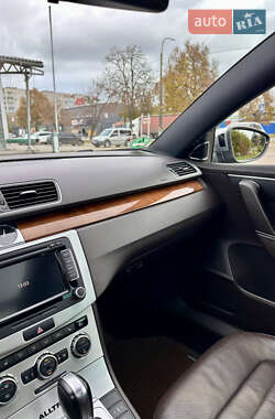Универсал Volkswagen Passat Alltrack 2012 в 