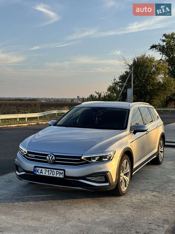 Універсал Volkswagen Passat Alltrack 2019 в Києві
