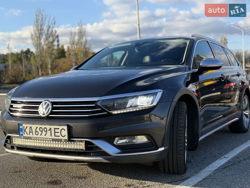 Универсал Volkswagen Passat Alltrack 2018 в Киеве