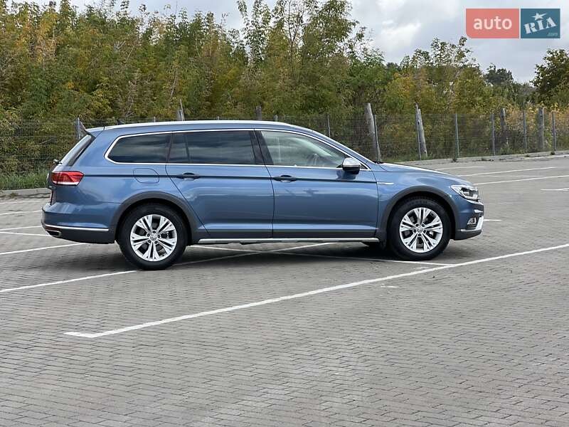 Универсал Volkswagen Passat Alltrack 2017 в Дубно