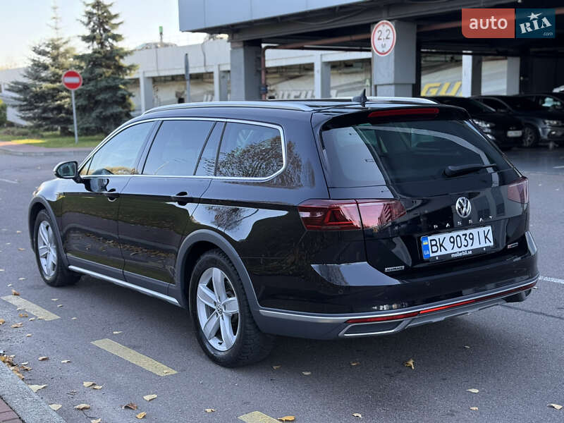 Универсал Volkswagen Passat Alltrack 2020 в Киеве