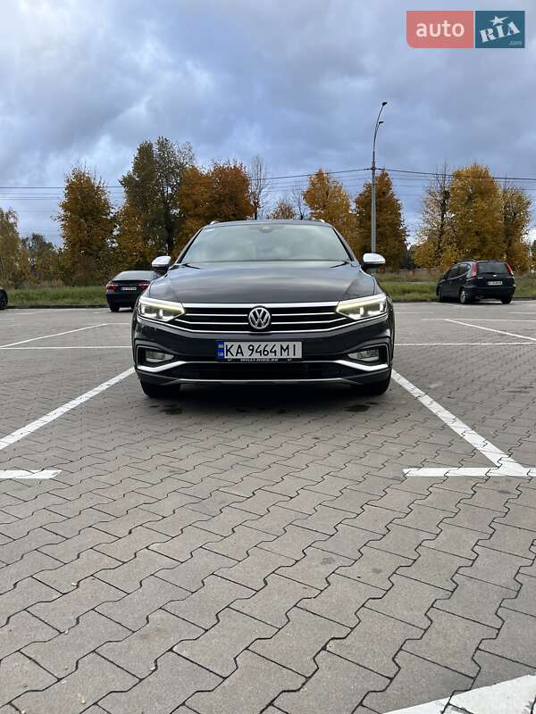Універсал Volkswagen Passat Alltrack 2019 в Києві