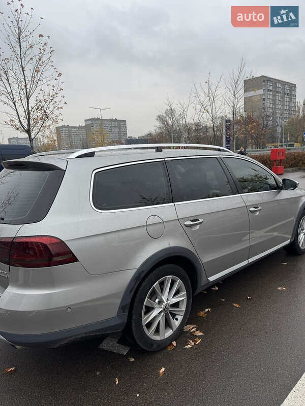 Универсал Volkswagen Passat Alltrack 2012 в Киеве