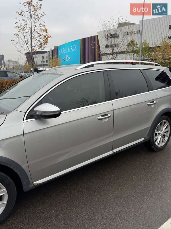 Универсал Volkswagen Passat Alltrack 2012 в Киеве