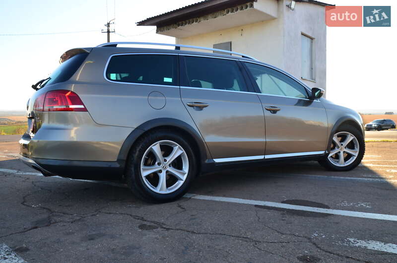 Универсал Volkswagen Passat Alltrack 2014 в Дрогобыче