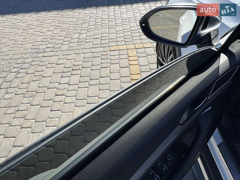 Універсал Volkswagen Passat Alltrack 2018 в Львові фото 24 Універсал Volkswagen Passat Alltrack 2018 в Львові