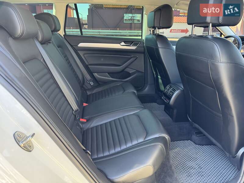 Універсал Volkswagen Passat Alltrack 2018 в Львові фото 46 Універсал Volkswagen Passat Alltrack 2018 в Львові