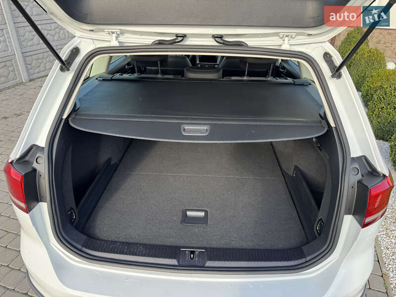 Универсал Volkswagen Passat Alltrack 2018 в Дубно