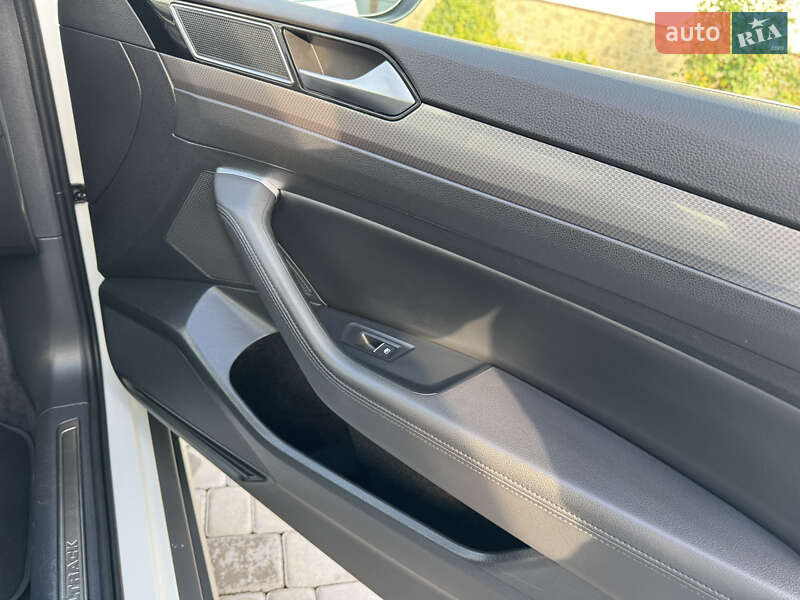 Универсал Volkswagen Passat Alltrack 2018 в Дубно