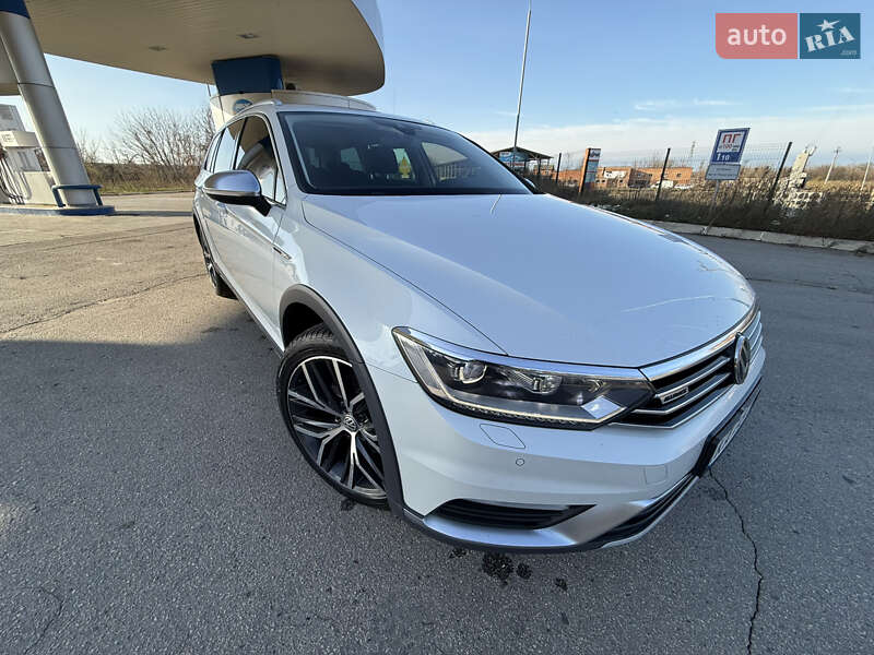 Универсал Volkswagen Passat Alltrack 2016 в Миргороде