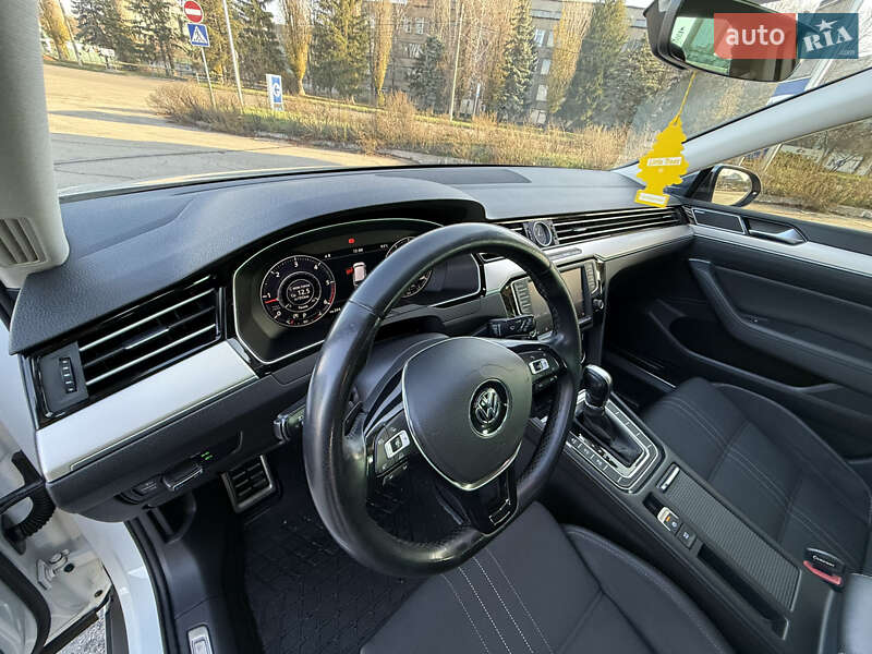 Универсал Volkswagen Passat Alltrack 2016 в Миргороде